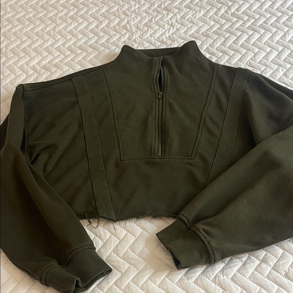 Olive Green Cropped Pullover